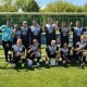 Die Fußballmannschaft der Stralsunder Werkstätten steht im Tor und jubelt über ihren Sieg bei der Landesmeisterschaft 2026.
