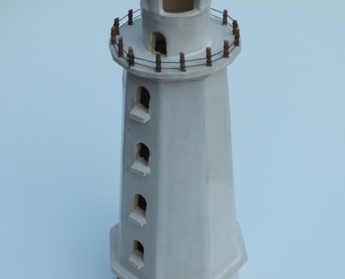 der Leuchtturm von Hiddensee als Keramikmodell